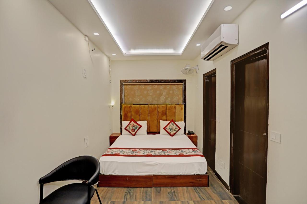 Staybook Hotel Atlanta New Delhi Train Station 외부 사진