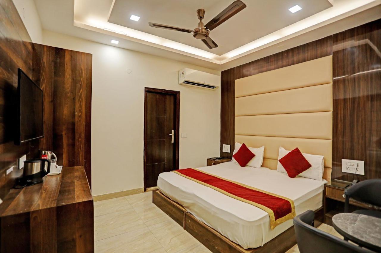 Staybook Hotel Atlanta New Delhi Train Station 외부 사진