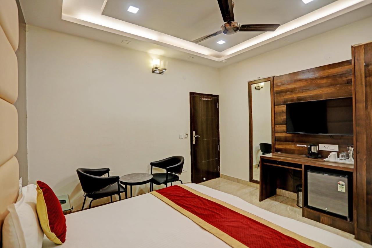 Staybook Hotel Atlanta New Delhi Train Station 외부 사진