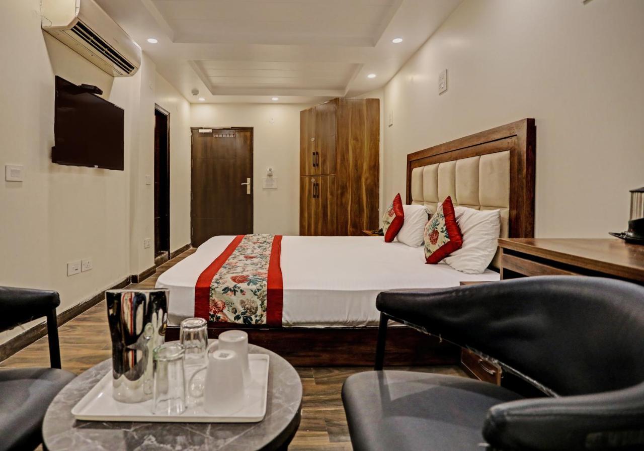 Staybook Hotel Atlanta New Delhi Train Station 외부 사진