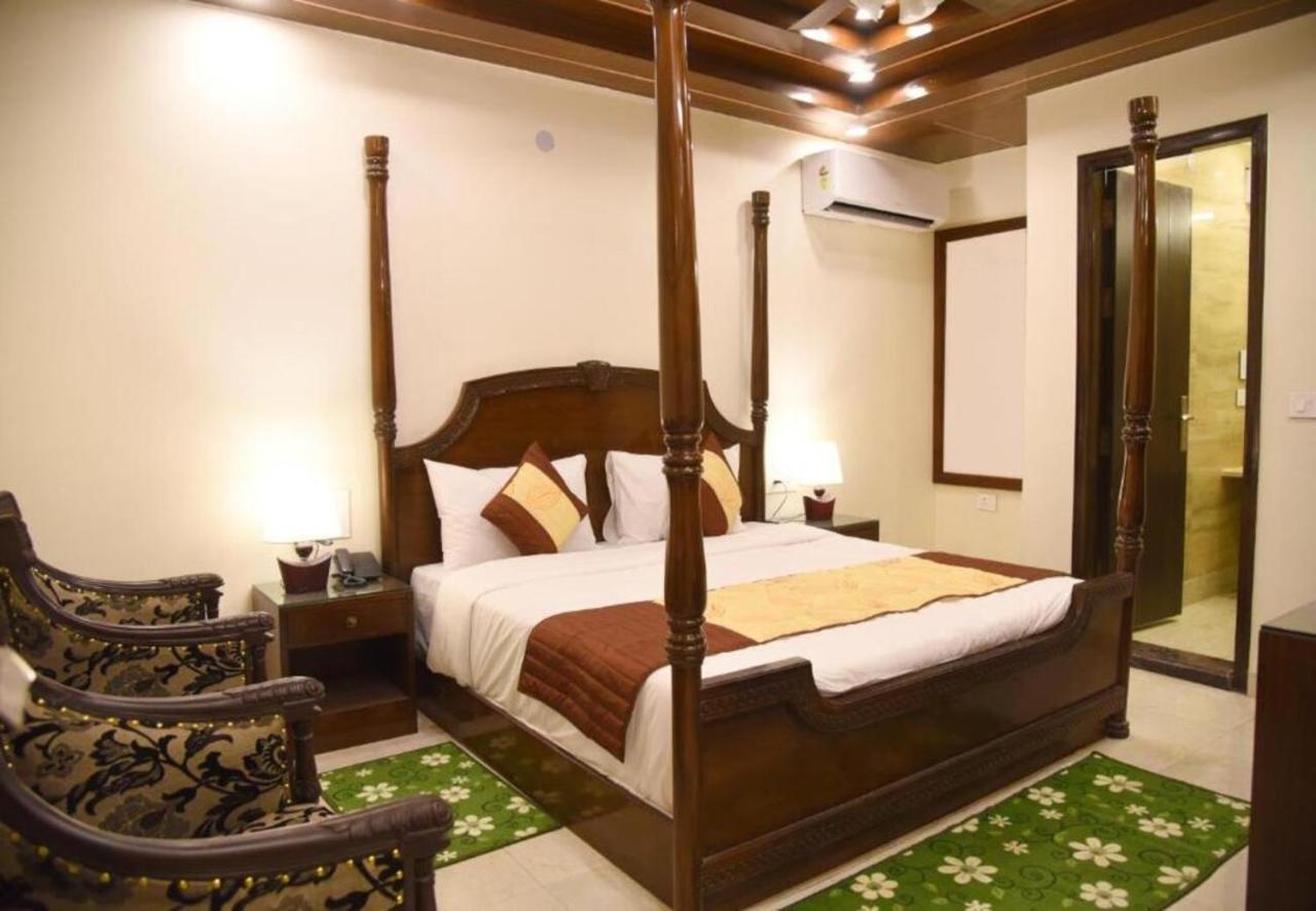 Staybook Hotel Atlanta New Delhi Train Station 외부 사진