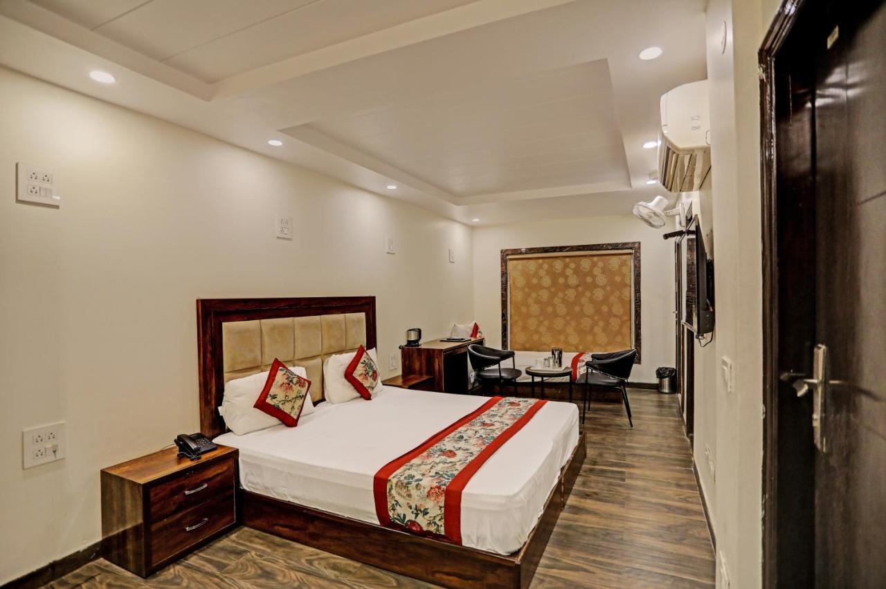 Staybook Hotel Atlanta New Delhi Train Station 외부 사진