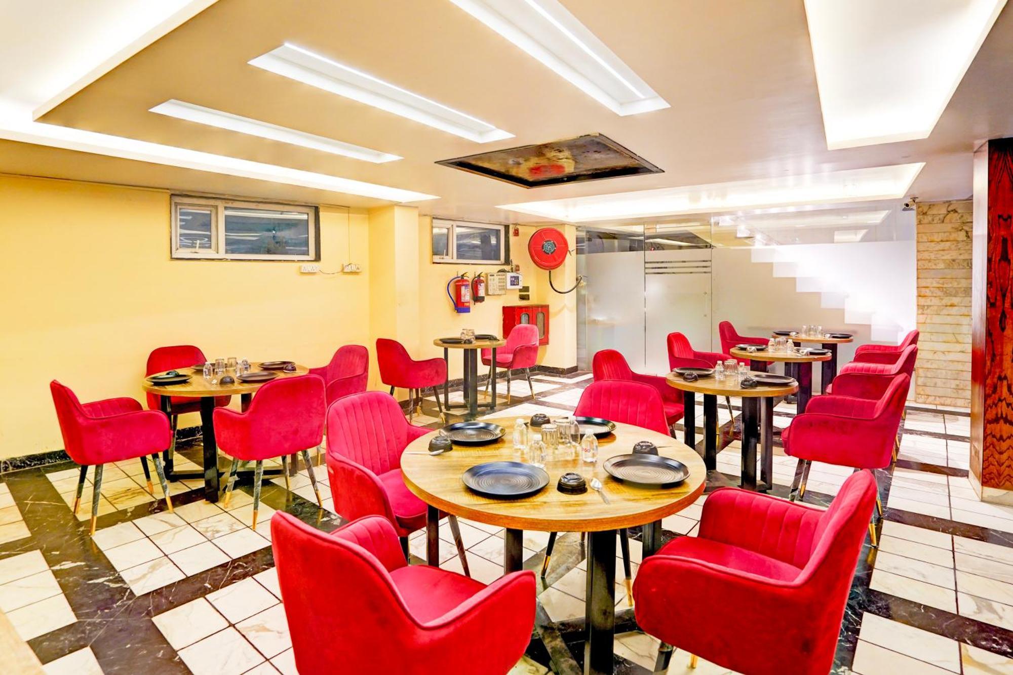 Staybook Hotel Atlanta New Delhi Train Station 외부 사진